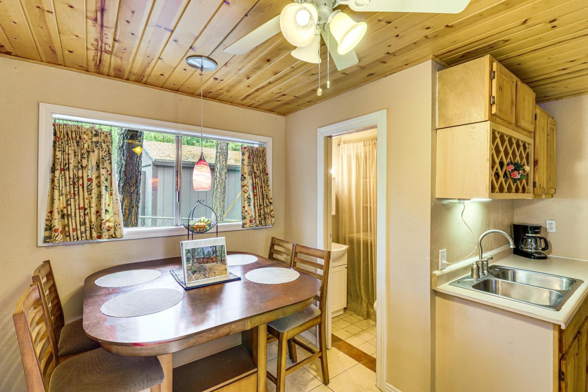 Cozy Lakeside Escape with Deck 4 Mi to Rainbow Lake Pinetop-Lakeside Exterior foto